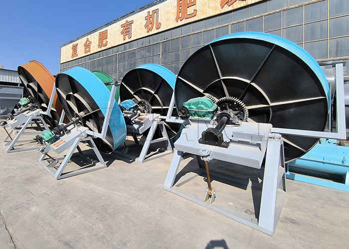 Equipo de granulación de mineral en polvo tierra arcilla yeso bentonita Granulador de disco giratorio Granulador de forma de bola Granulación de máquina