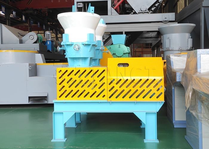 Granulador de pellets de biomasa para piensos de aves de corral para vacas, estiércol de madera, estiércol de pollo, pellets de extrusión a presión plana