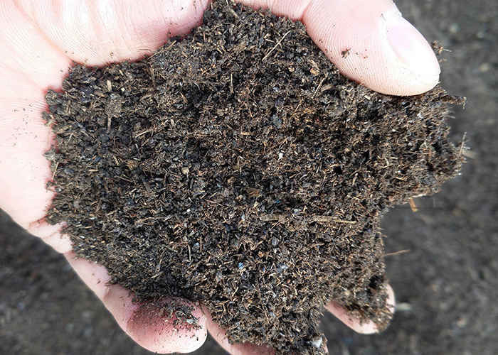 Máquina compostadora de fermentación de abono orgánico tipo oruga para descomposición aeróbica en pila en el suelo