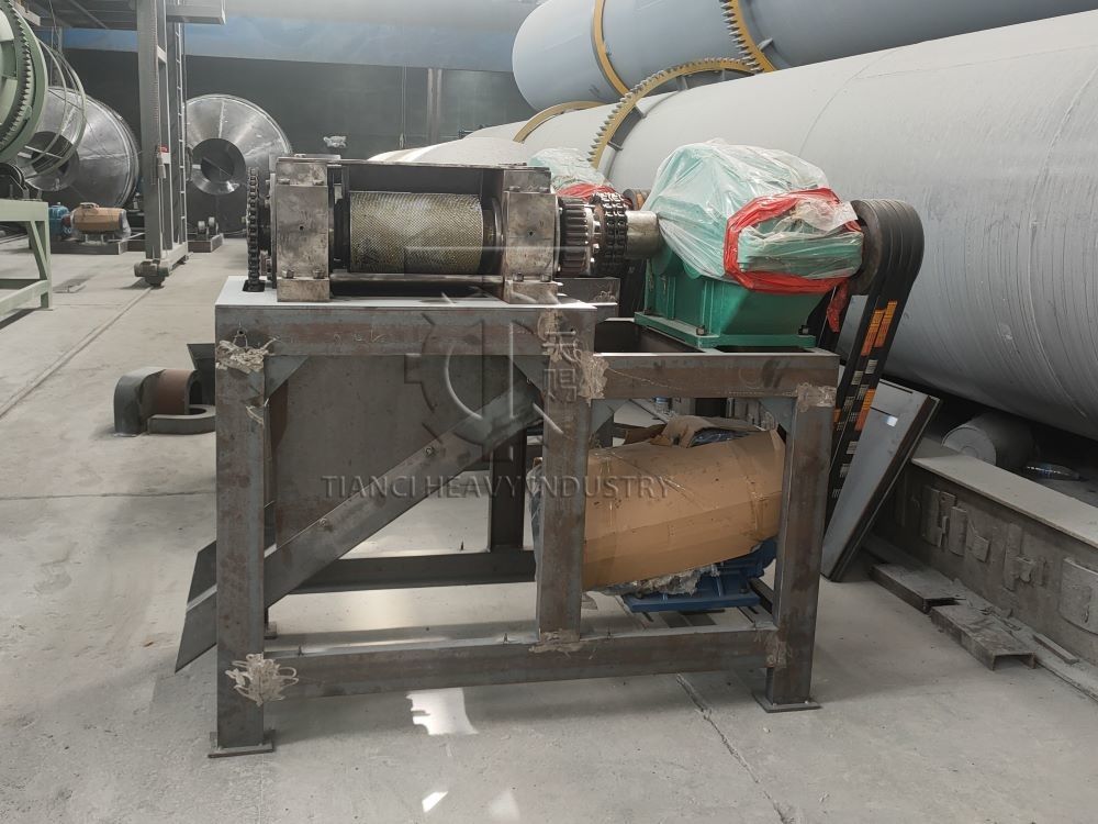 Granulador de doble rodillo personalizado para la producción de gránulos de fertilizantes químicos NPK