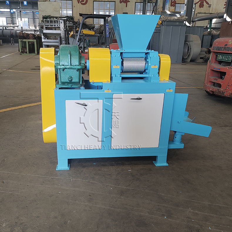 Granulador de prensa de rodillos de ácido húmico para equipos de línea de producción de fertilizantes de ácido húmico granulares