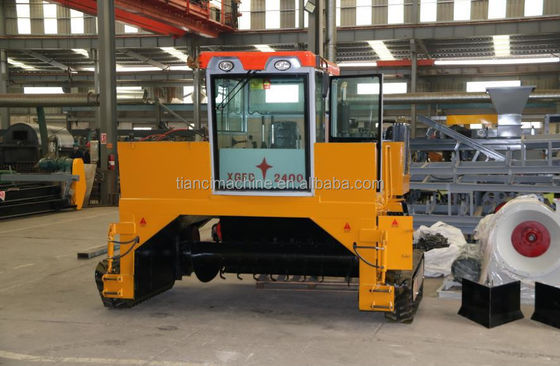 Máquina de transformación de compost de tipo de rastreador diesel 500-1800m3/h Capacidad Procesador de fermentación de estiércol orgánico